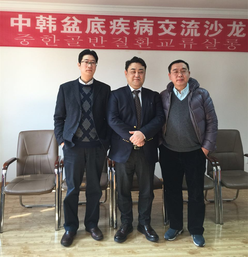 与吕医生合照.jpg 与吕医生合照.jpg